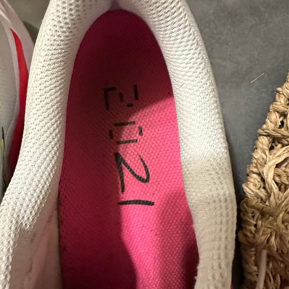 Nike zoom Winflo woman’s runner shoes 👟🔥❤️ - Picture 4 of 6